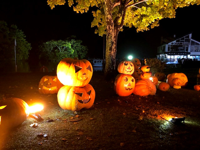 大沼ハロウィンナイト 紅葉ライトアップクルーズ 開催のお知らせ 湯の川観光ホテル祥苑 公式サイト 函館 湯の川温泉旅行 伊東園ホテルズ