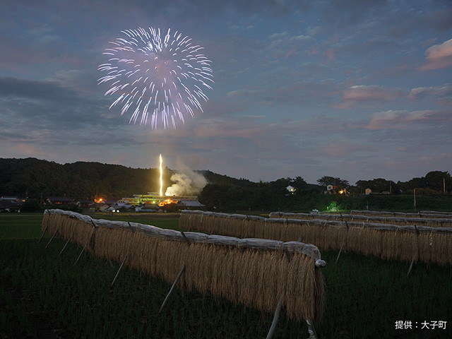 【下金沢会場】稲の小田掛けと花火～風情がありますね♪