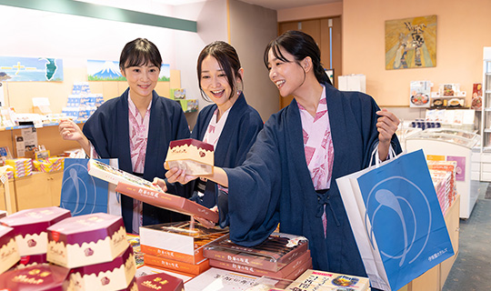 特典01 スタンプ5個、10個、15個でホテル内売店で使えるお買い物500円券!